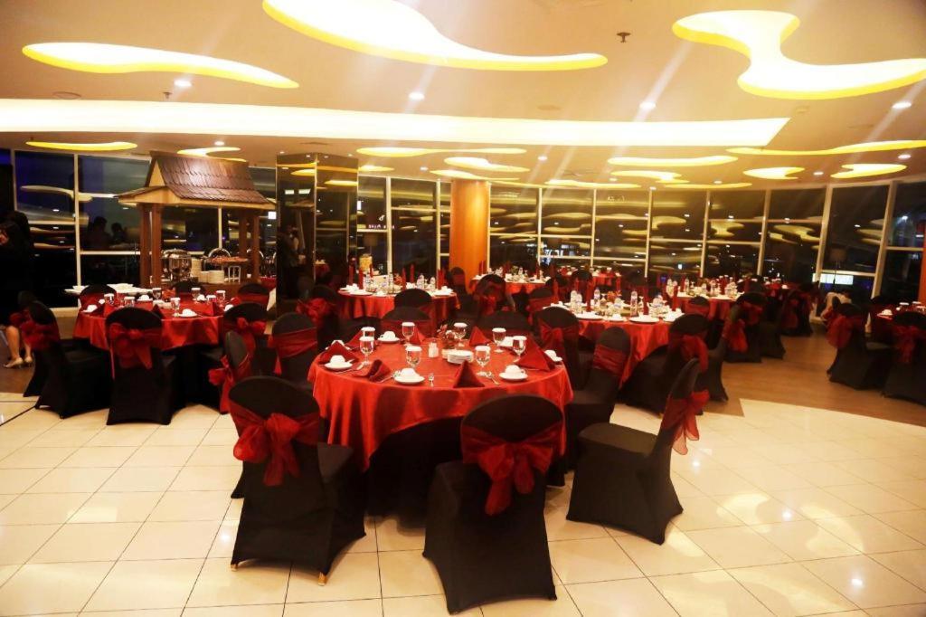 Golden Tulip Galaxy Hotel Banjarmasin Banjarmasin  Zewnętrze zdjęcie