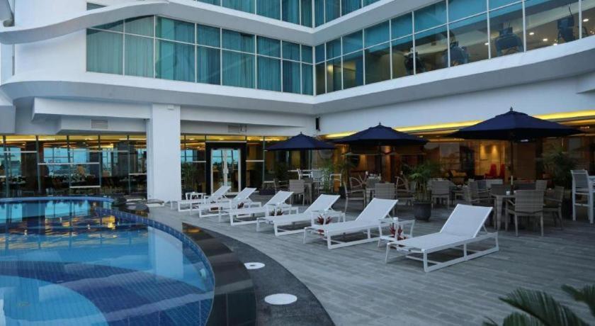 Golden Tulip Galaxy Hotel Banjarmasin Banjarmasin  Zewnętrze zdjęcie