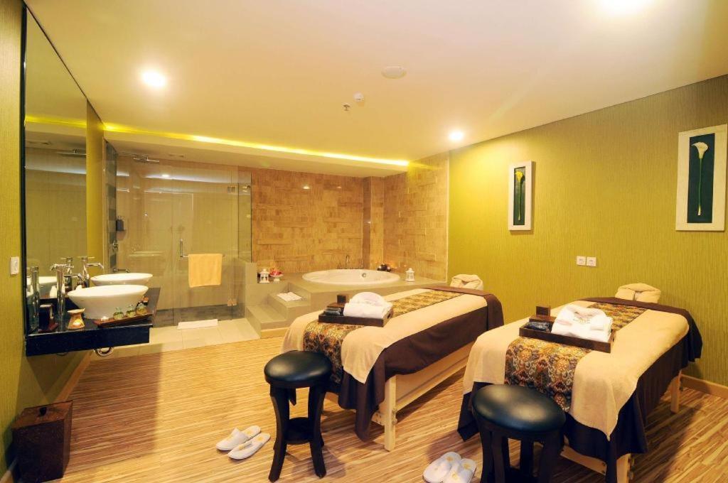 Golden Tulip Galaxy Hotel Banjarmasin Banjarmasin  Zewnętrze zdjęcie