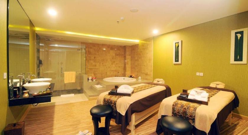 Golden Tulip Galaxy Hotel Banjarmasin Banjarmasin  Zewnętrze zdjęcie